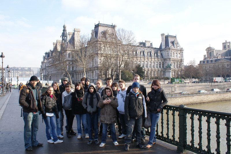 En direct de Paris avec les jeunes de la MJC En direct de Paris avec les jeunes de la MJC