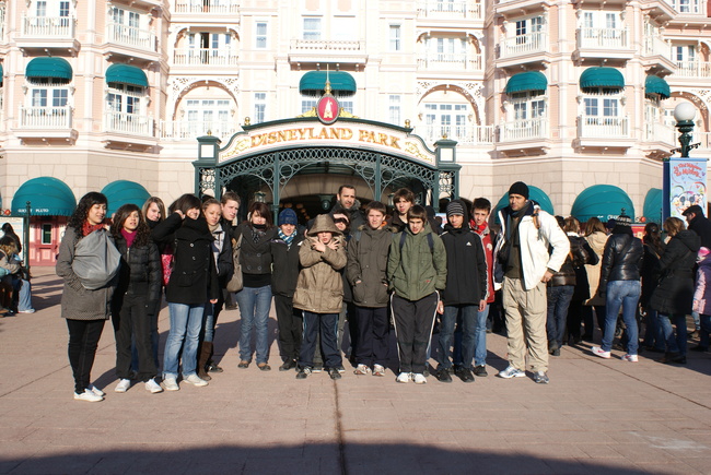 Le groupe à Disneyland Paris Le groupe à Disneyland Paris