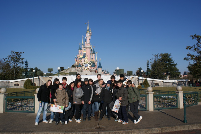 Le groupe à Disneyland Paris Le groupe à Disneyland Paris