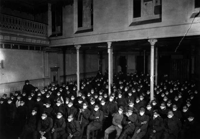 11. Royat, Puy-de-Dôme, France : Séance de cinéma à l’hôpital militaire américain.